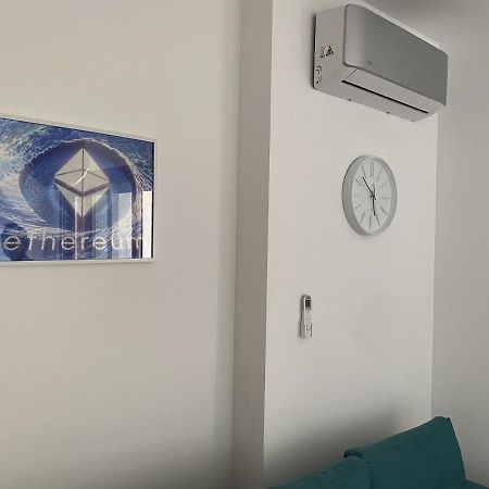 Bitcoin And Ethereum Deluxe Apartments Бар Екстер'єр фото