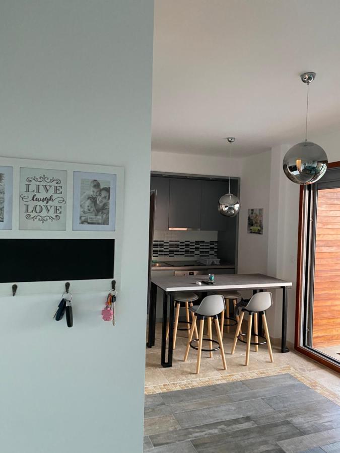 Bitcoin And Ethereum Deluxe Apartments Бар Екстер'єр фото