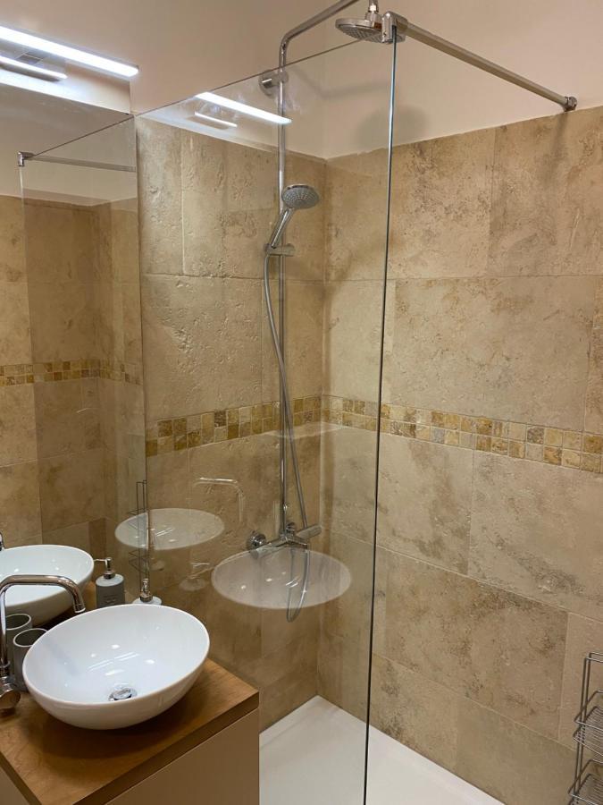 Bitcoin And Ethereum Deluxe Apartments Бар Екстер'єр фото