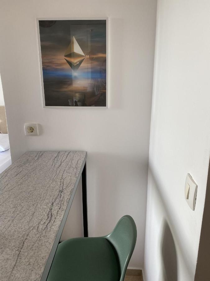 Bitcoin And Ethereum Deluxe Apartments Бар Екстер'єр фото